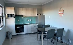 Elephant House, 2 Bedroom House, Next To Pilanesberg And Sun City