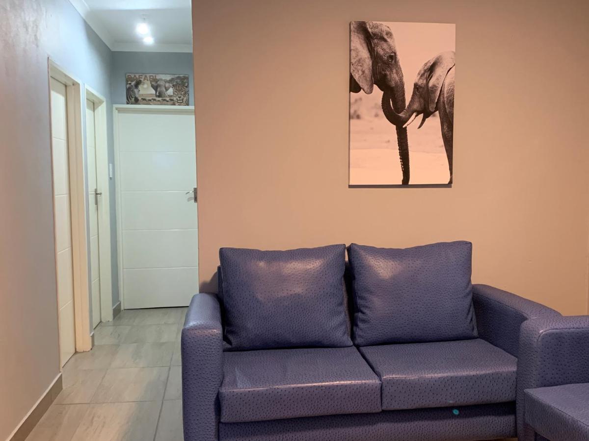 Elephant House, 2 Bedroom House, Next To Pilanesberg And Sun City Mogwase Exterior foto