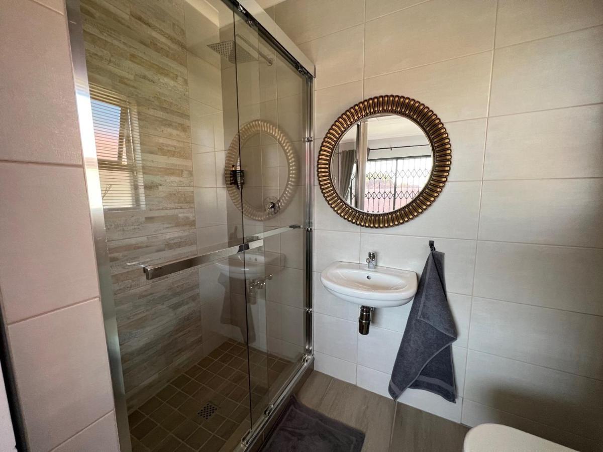 Elephant House, 2 Bedroom House, Next To Pilanesberg And Sun City Mogwase Exterior foto